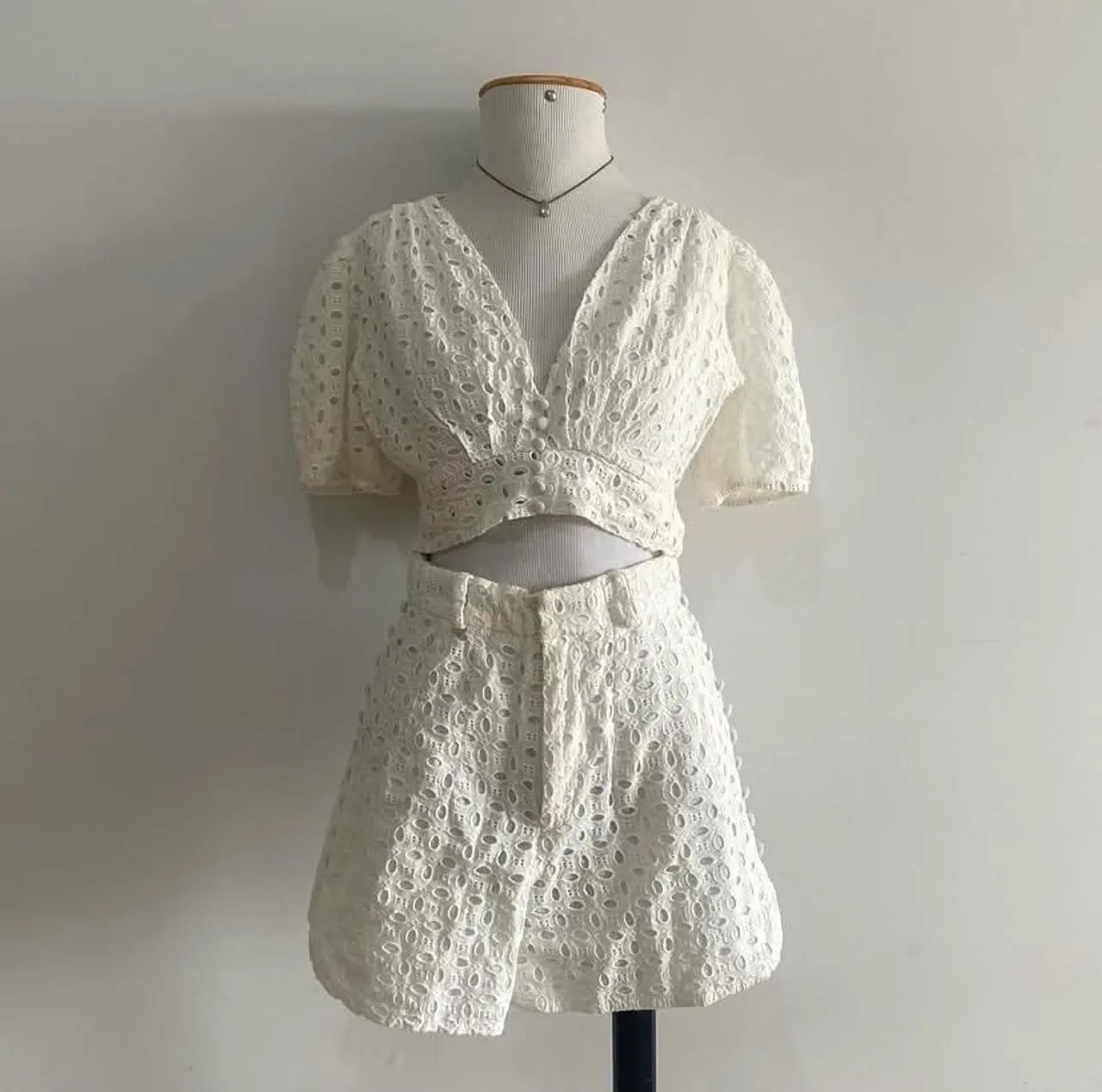 Conjunto crppped e short branco