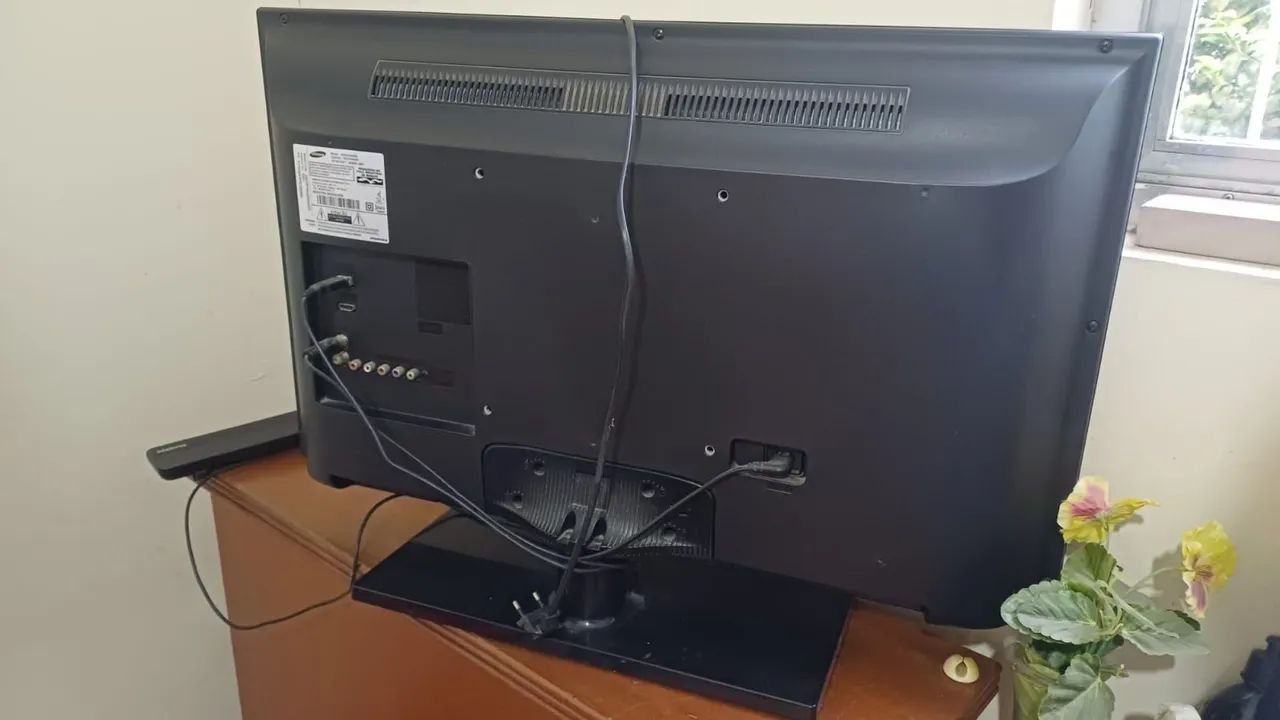 Vendo TV 32" Samsung - Foto 3