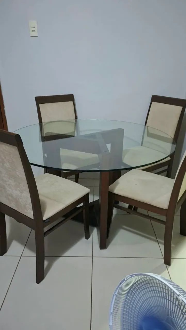 Conjunto de mesa com 4 cadeiras  - Foto 2
