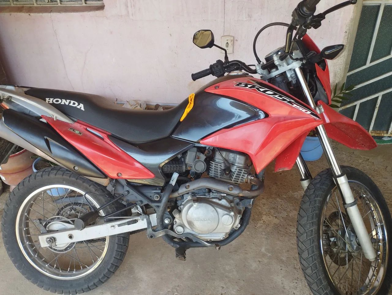 Vende-se BROS 150 2013