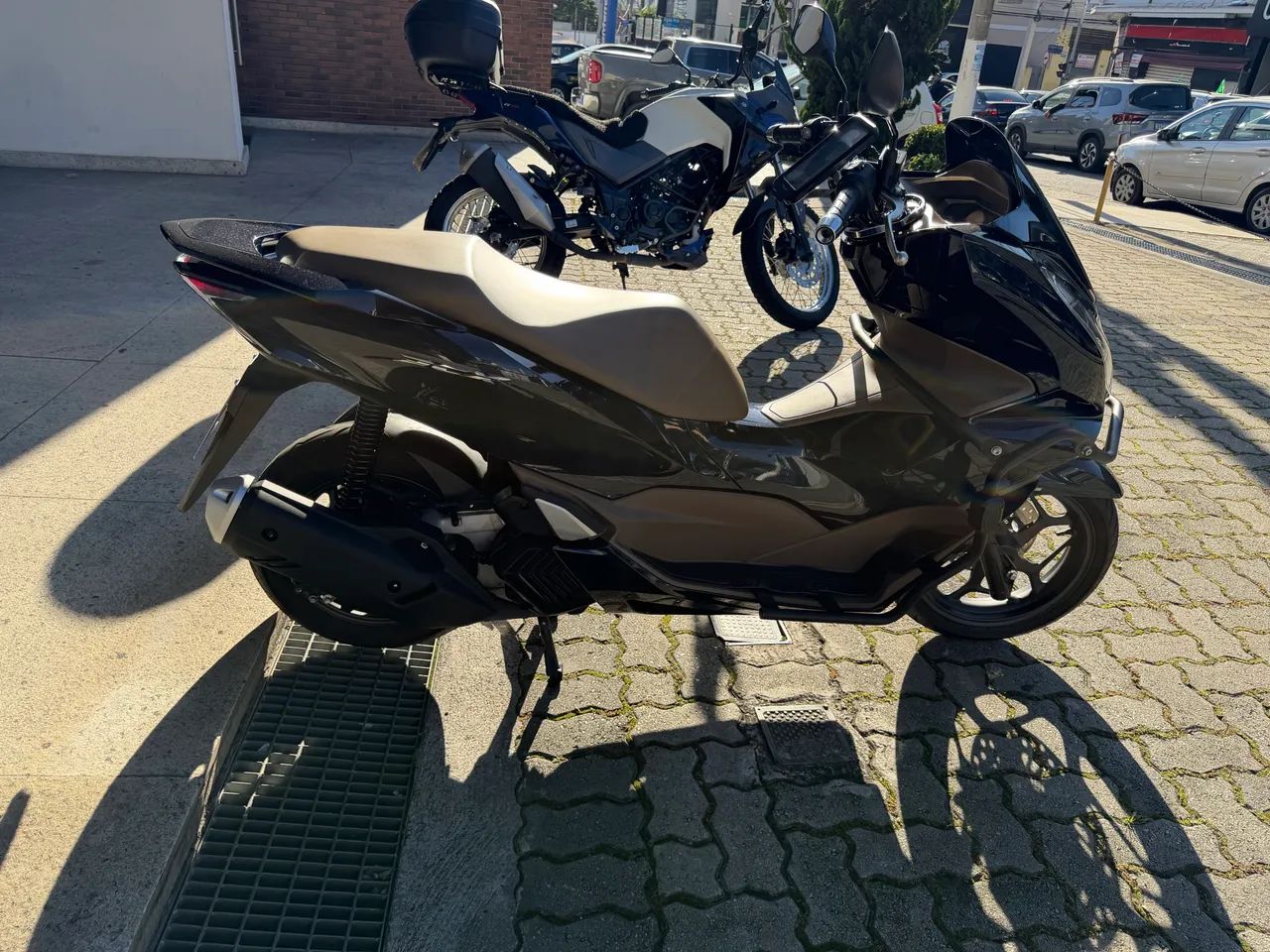 Honda PCX DLX praticamente zero.  - Foto 4