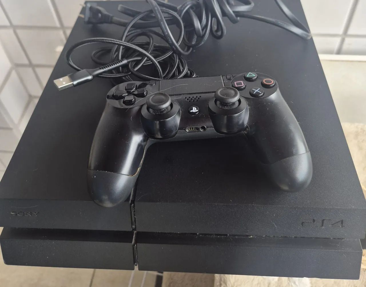 Ps4 com 01 controle e jogos - Foto 4