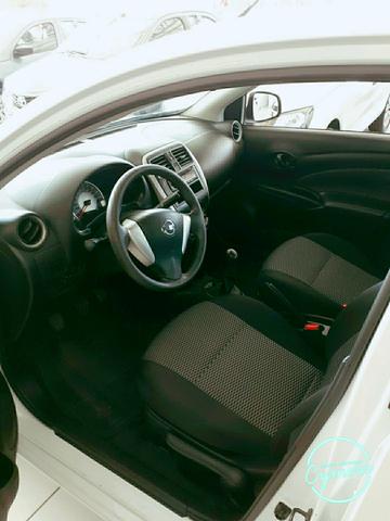 Nissan versa 1.0 completo - Foto 4
