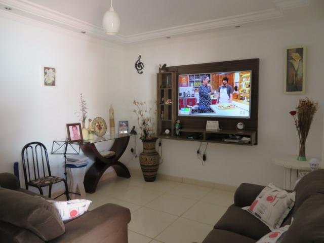 Vendo casa 3 quartos, uma suíte com churrasqueira. Estudo troca apartamento 3 quartos - Foto 7