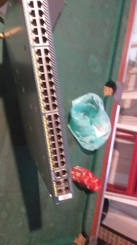 Vendo switch da cisco 48portas com 3 meses de garantia na caixa nunca usado