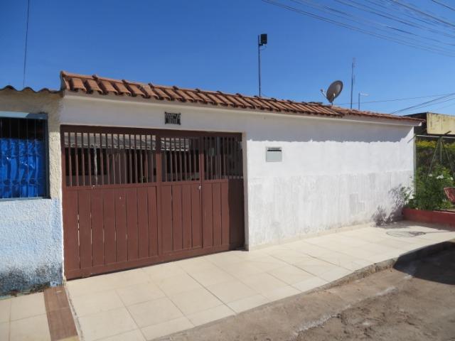 Vendo casa 3 quartos, uma suíte com churrasqueira. Estudo troca apartamento 3 quartos - Foto 4