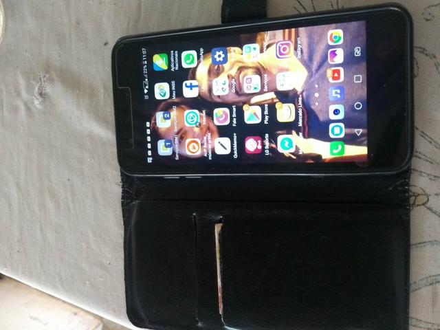 Vendo celular e dvd Samsung com entrada pra pren drive