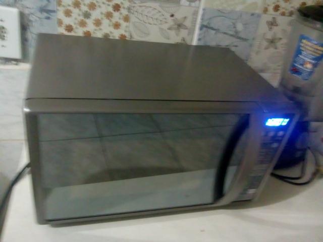 Vendo microondas Electrolux 2 meses de uso - Foto 2