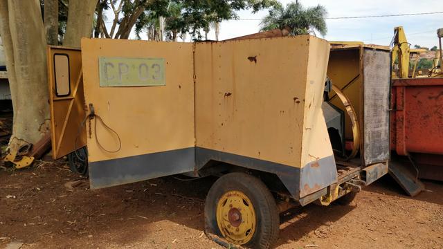 Compressor de Ar Parafuso Atlas copco motor scania 112 poço artesiano - Foto 2