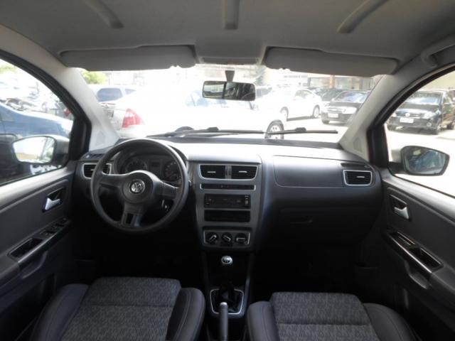 VOLKSWAGEN FOX 2013/2014 1.0 MI 8V FLEX 4P MANUAL - Foto 8