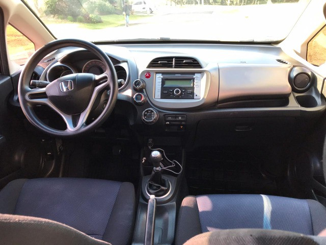 Honda FIT 1.4 LX 8V - 2014 / Impecável / Abaixo da FIPE / Manual, chave reserva, top - Foto 7