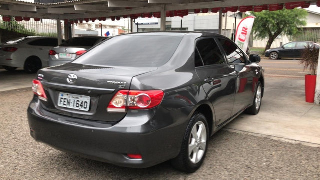 Toyota Corolla GLi 2013 - automático - Foto 5