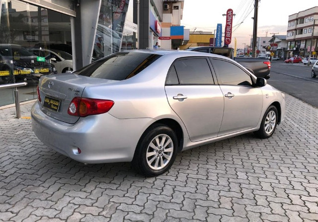 Toyota / Corolla XLi 1.8 Flex 16V Mec. / 2011 - Foto 4