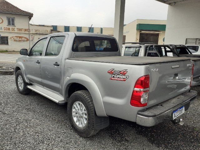 Hilux 3.0 4x4 Diesel Cambio Manual - 2015 - Aceita Troca - Foto 3