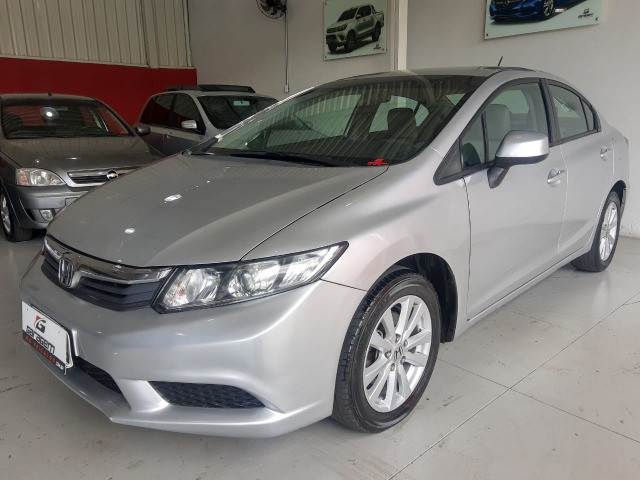 Civic 1.8 LXS Manual 15/16 (Veiculo possui passagem por leilão de financeira )