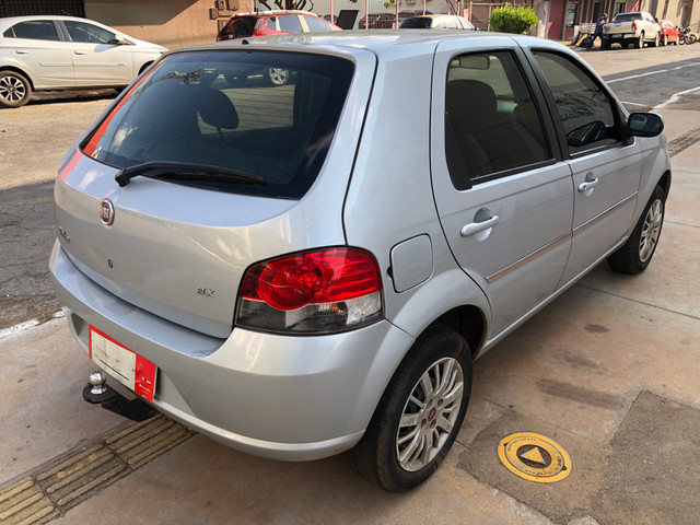 Fiat Palio Attractive Completo 1.0 Flex 4 Portas Prata 2007/08 - Foto 4
