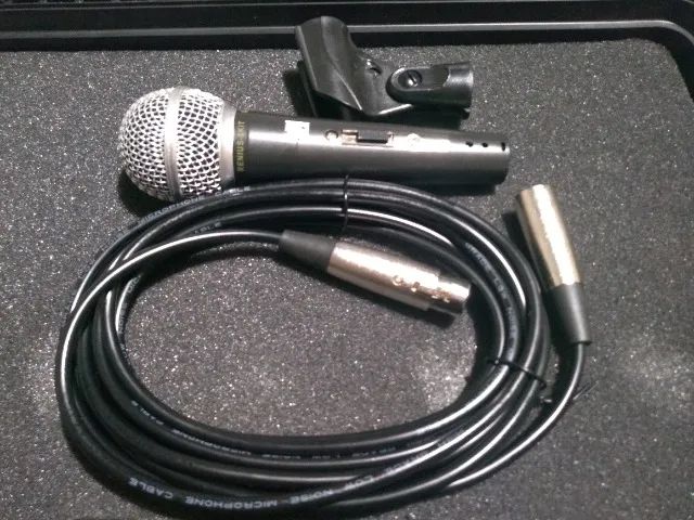 Microfone Arcano Renius-8 dinâmico unidirecional preto, cabo xlr