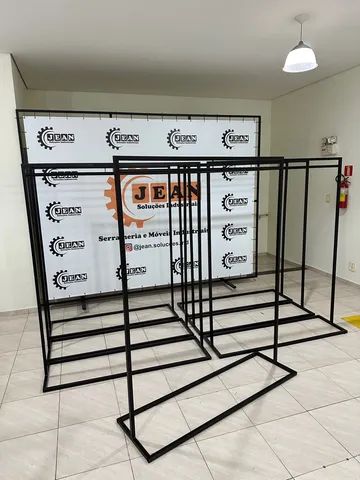 Araras metálicas de chão. - Foto 2