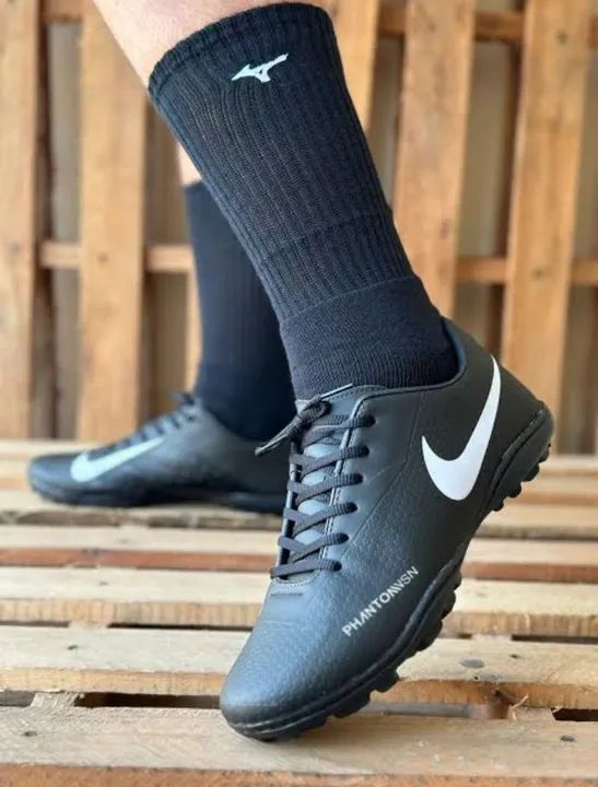 Chuteira Nike lançamento 2025 - Foto 2