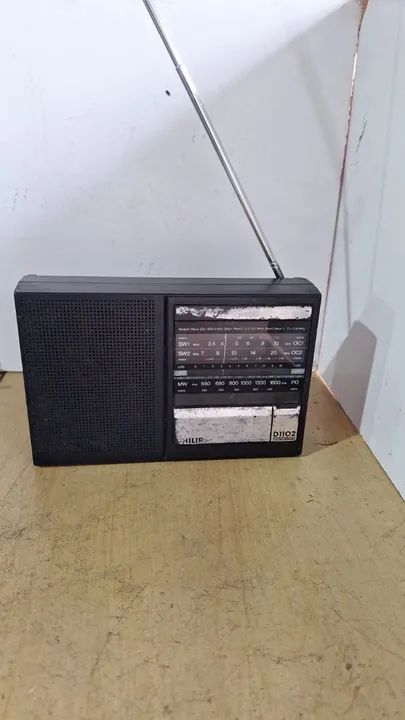 Rádio Philips médio a pilhas funcionando, somos loja 120,00 Pix - 2111