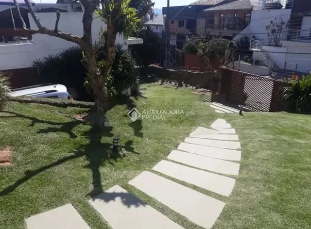 Casa com 350 metros de área privativa no Centro com lote 880 metros - Foto 4