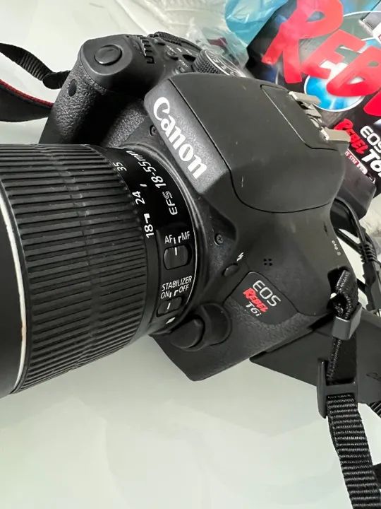 Câmera fotografica e filmadora Canon T6i com flip - Foto 2