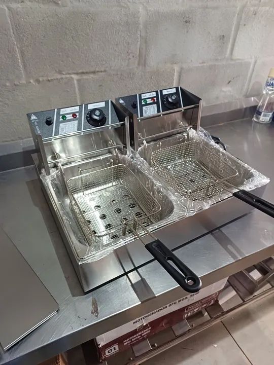 Fritadeira Elétrica Industrial 2 Cubas 10L 5L cada lado - Marcos 