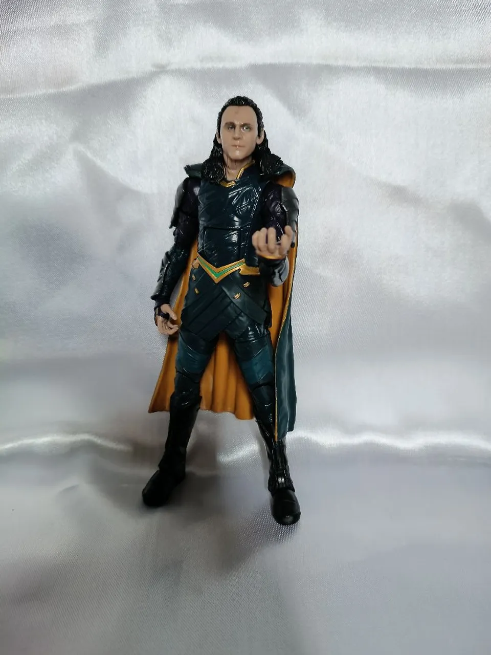  Marvel Legends Loki - Thor: Ragnarok