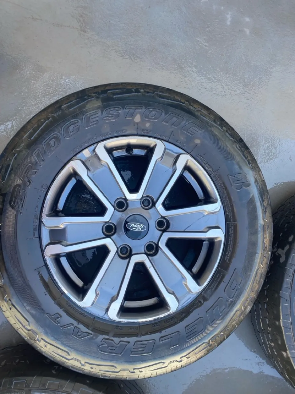 Rodas Ford Ranger com Pneus Bridgestone