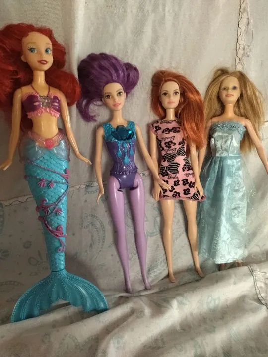 4 Bonecas Barbie - Diversas Personagens