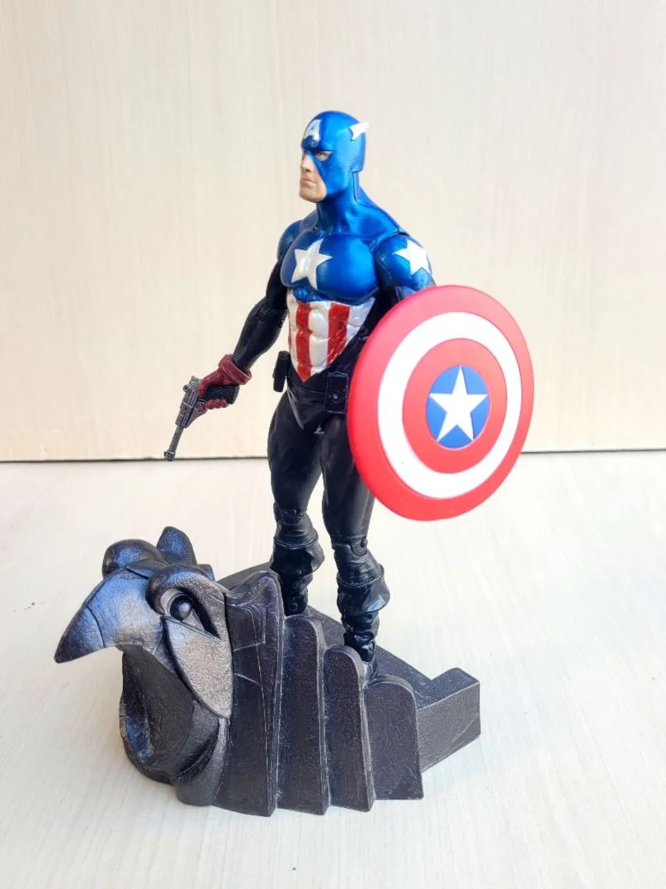 Capitão América Buck Marvel Diamond Select Toys  - Foto 2