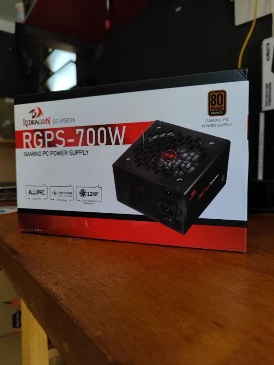 Fonte PC 700W 80 Plus Bronze Redragon LACRADA