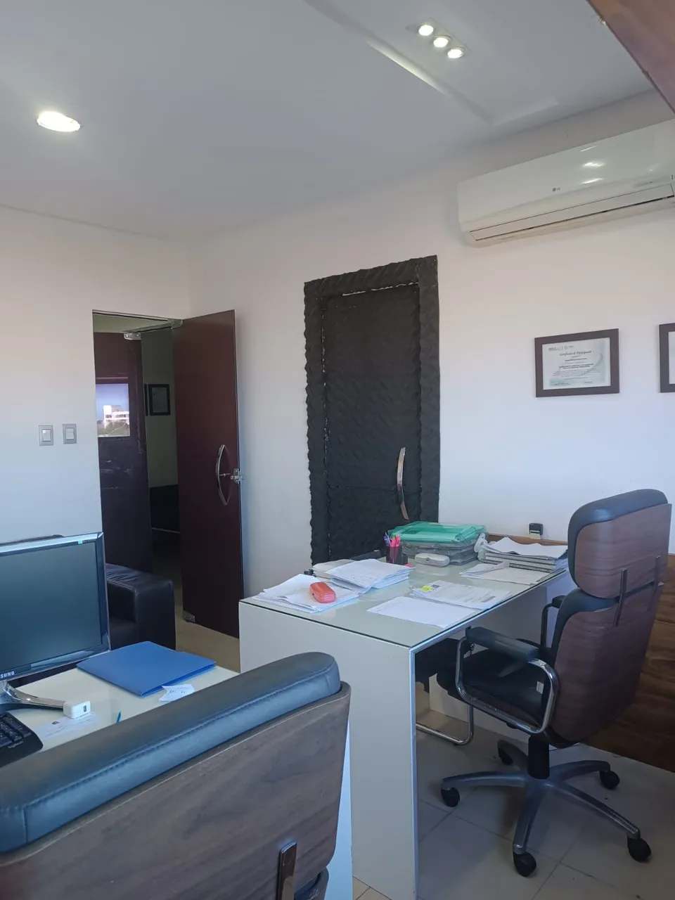 Sala comercial para alugar com 44 m² em Shopping na Estrada do Coco