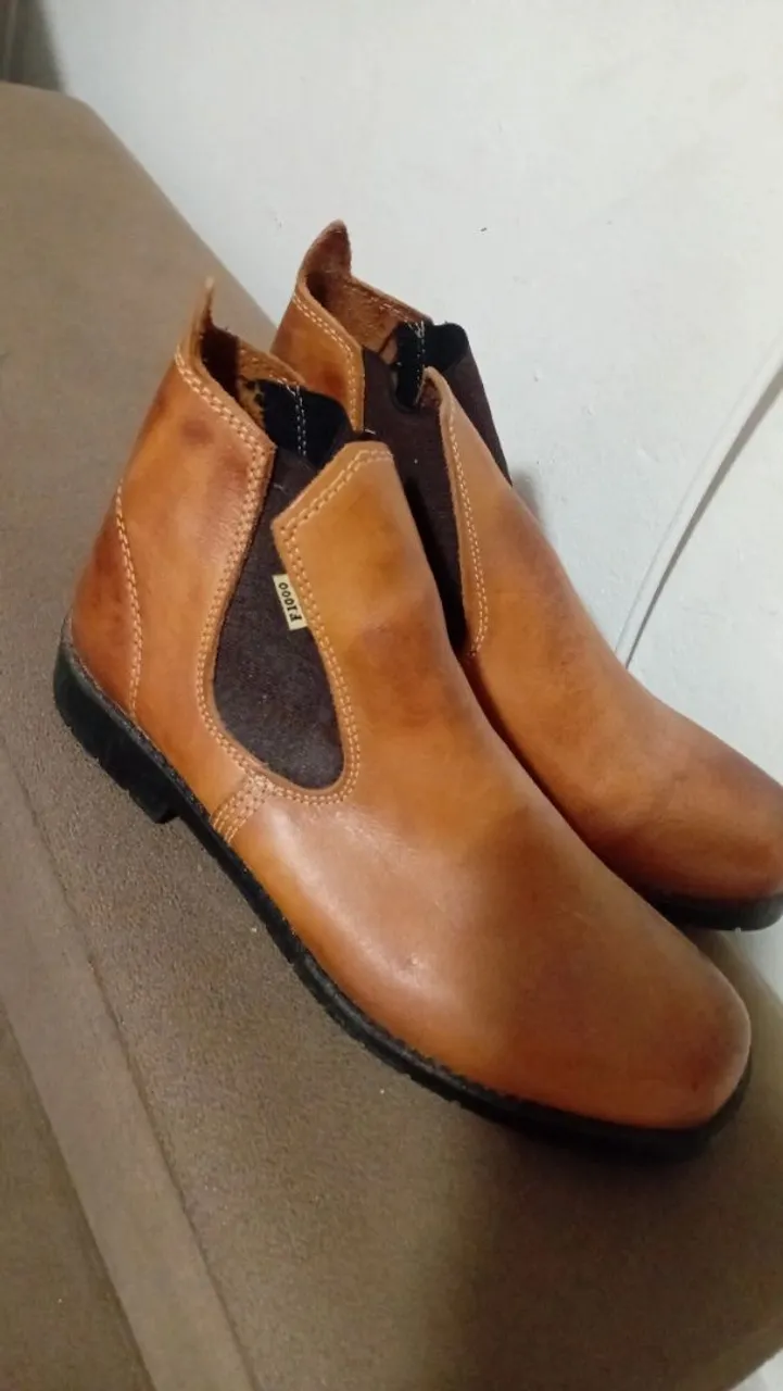 Bota de couro marrom F1000