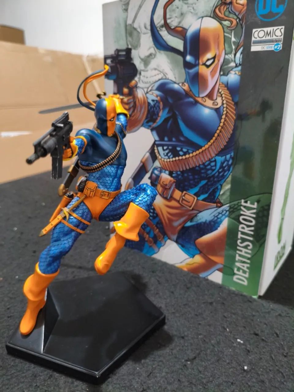 Estátua Iron Studios Art Scale 1/10 - Deathstroke (DC) by Ivan Reis - Foto 4