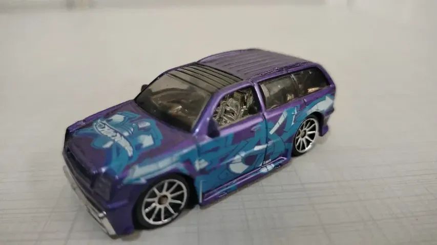 Hot Wheels Miniature Boom Box, 1/64 Scale, Violet64750317284483120