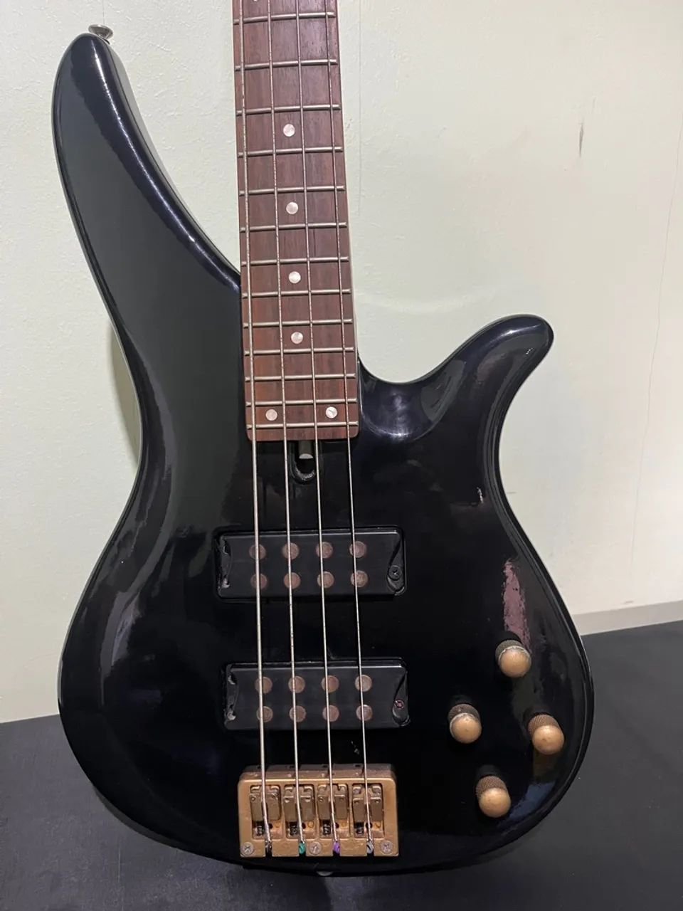 Baixo Elétrico Yamaha 4 Cordas - Foto 5