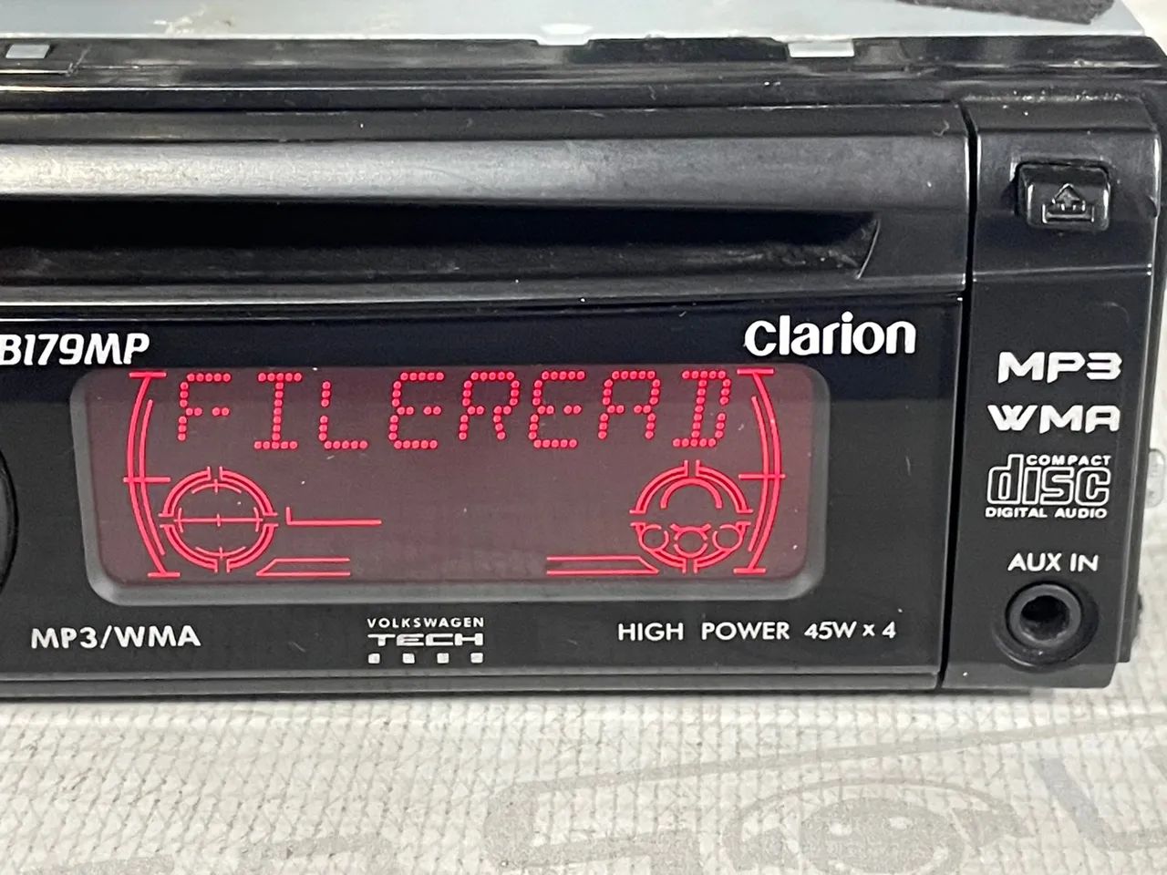 Cd radio e com Bluetooth Clarion DB179MP MP3/WMA na oferta so 199