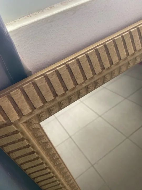 Espelho de Parede Decorativo com Moldura Dourada - Foto 2