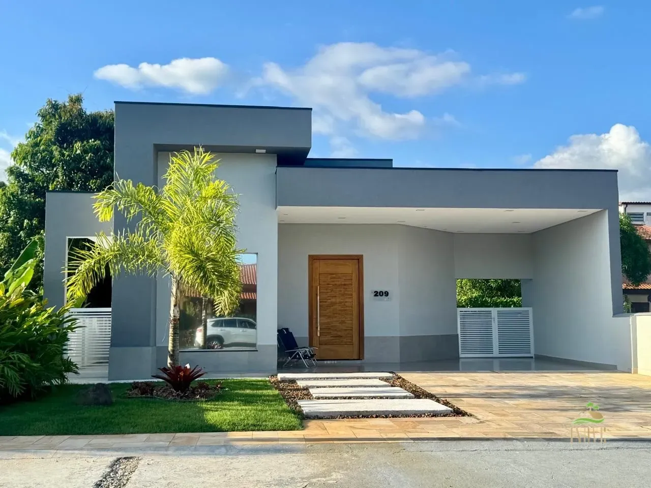 Casa em Condomínio à Venda em Morada da Praia, Bertioga/SP - 4 Quartos, 1 Suíte, 3 Salas, 