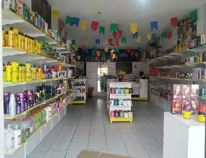 Prateleiras com ferros de apoio. - Foto 2