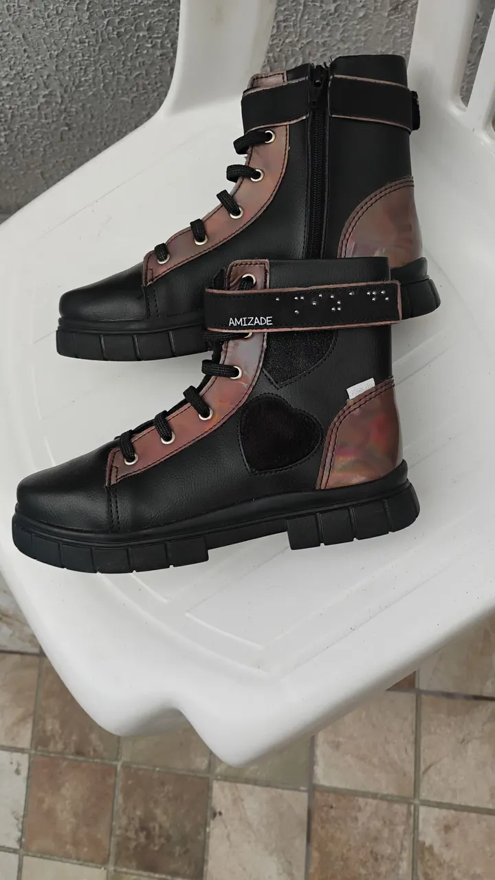 Botas infantis estilosas e confortáveis