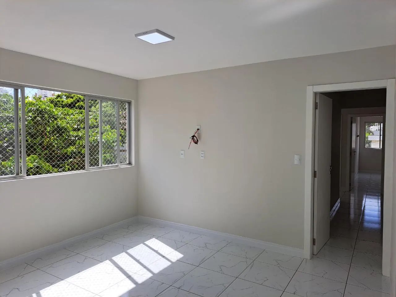 Apartamento amplo com ótimo valor e localização - Foto 3