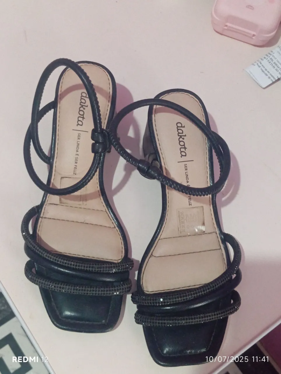 Sandália Dakota Preta com Detalhes em Strass