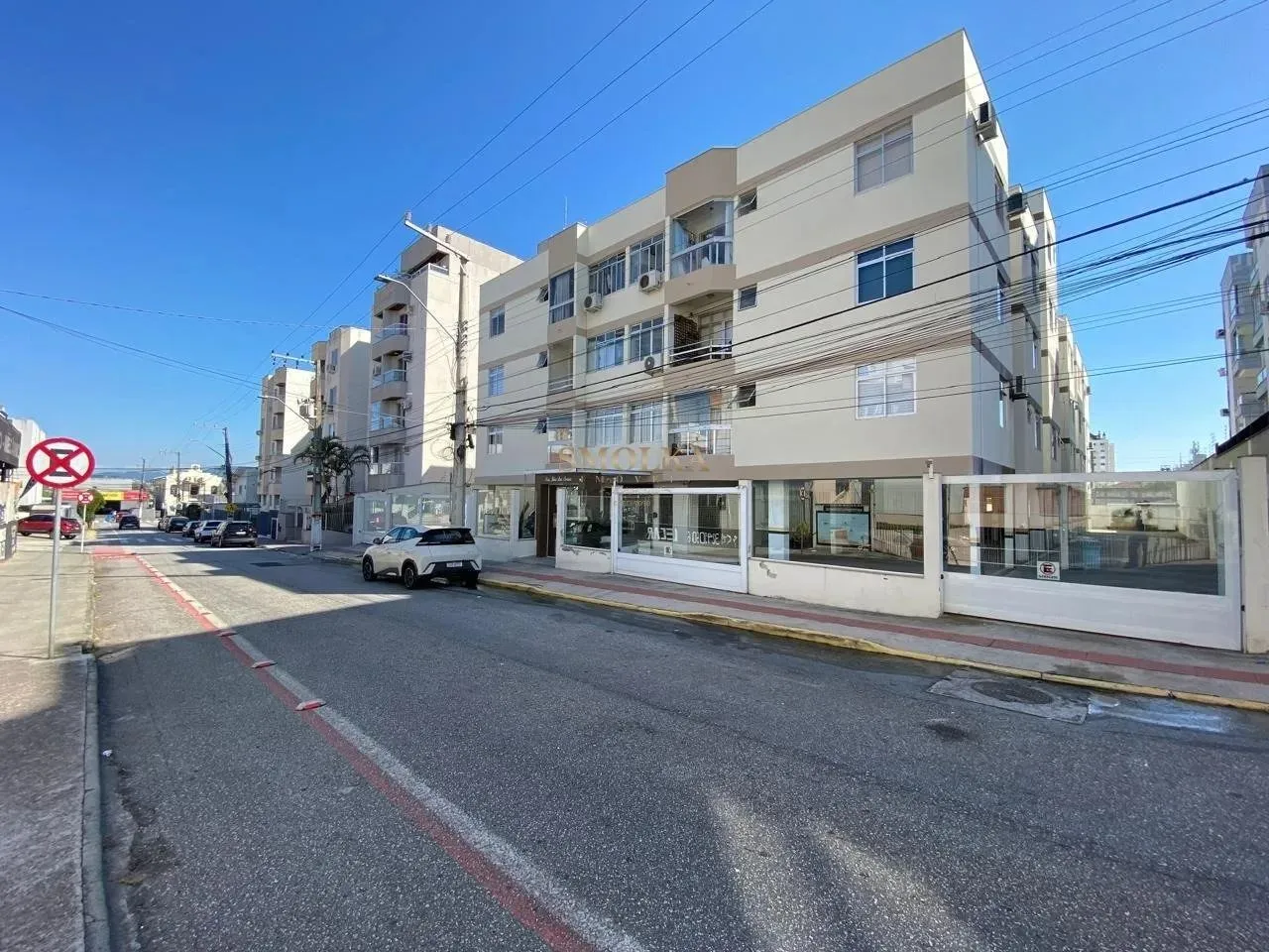 Apartamento de 2 dormitórios à venda em Florianópolis - SC