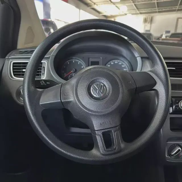 VW - VOLKSWAGEN Fox  Fox 1.0 Mi Total Flex 8V 5p LEIA A DESCRIÇÃO!! - Foto 2