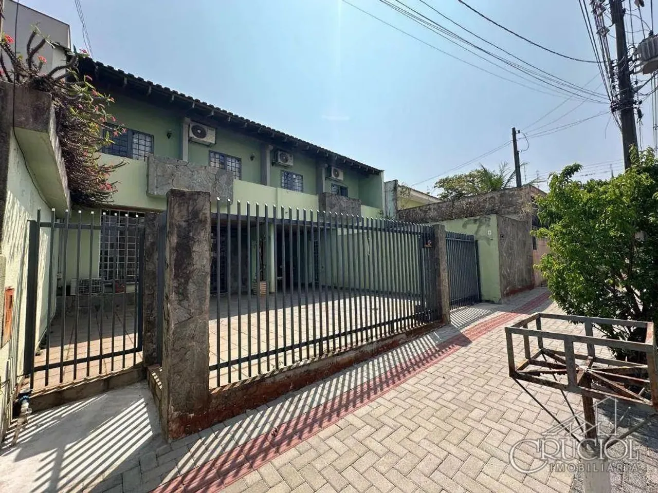 Sobrado com 4 dormitórios à venda, 349 m² por R$ 920.000,00 - Dom Bosco - Londrina/PR