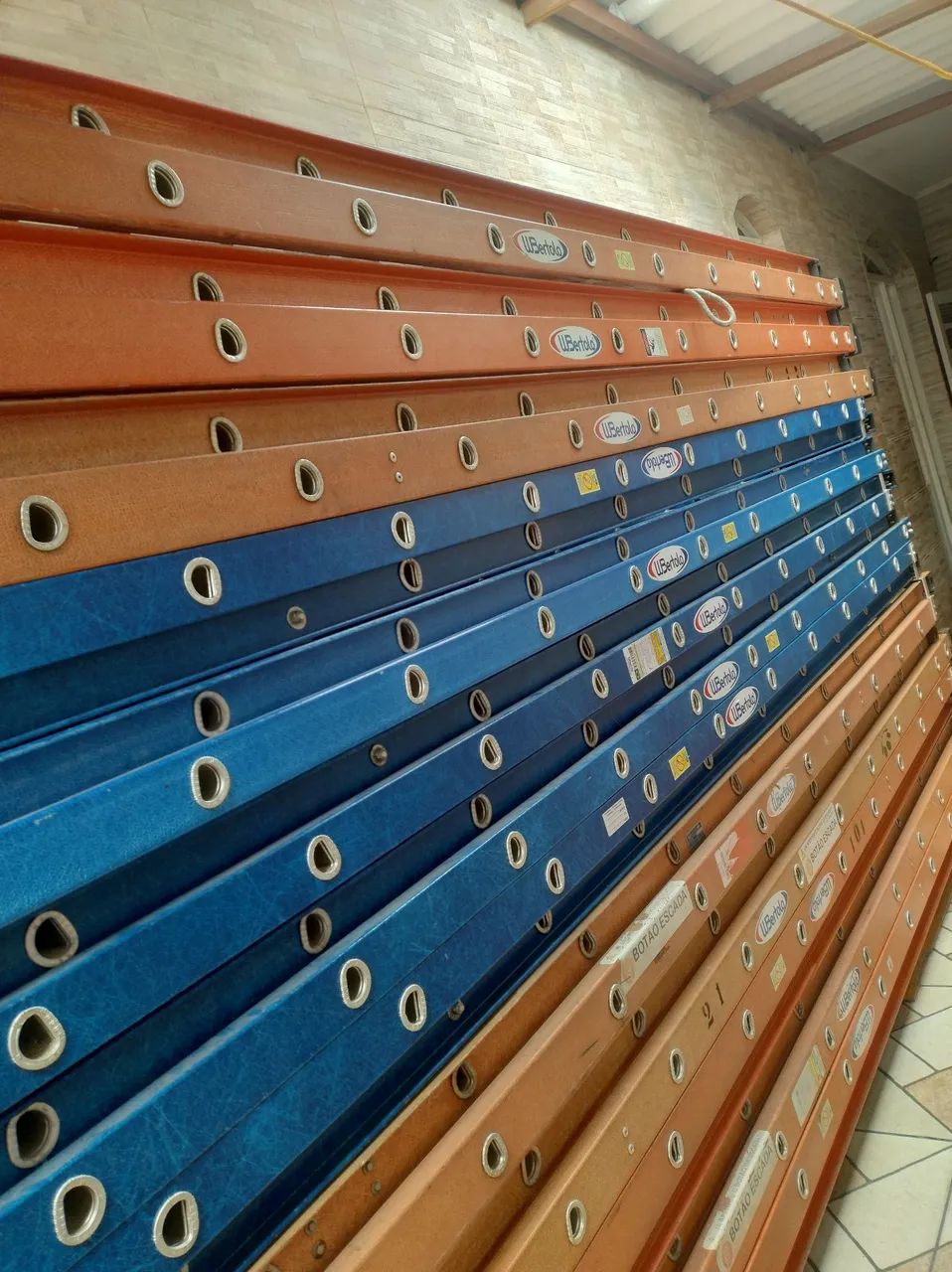 Escada Usada e Nova- Escada Plataforma  - Foto 4