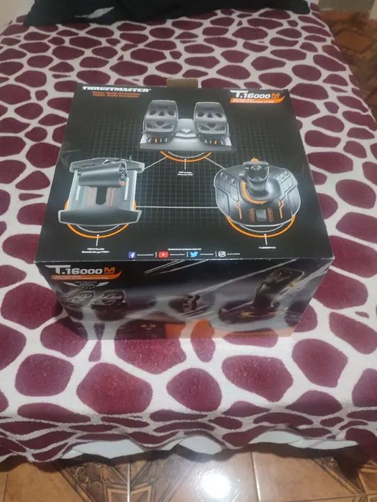 Volante Thrustmaster T16000M para Consoles