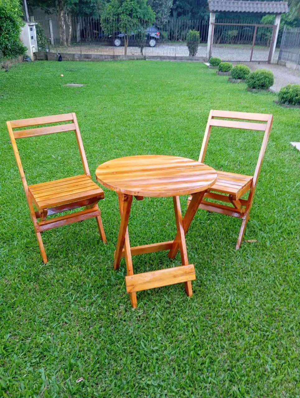Mesa e Cadeiras de Madeira para Área Externa
